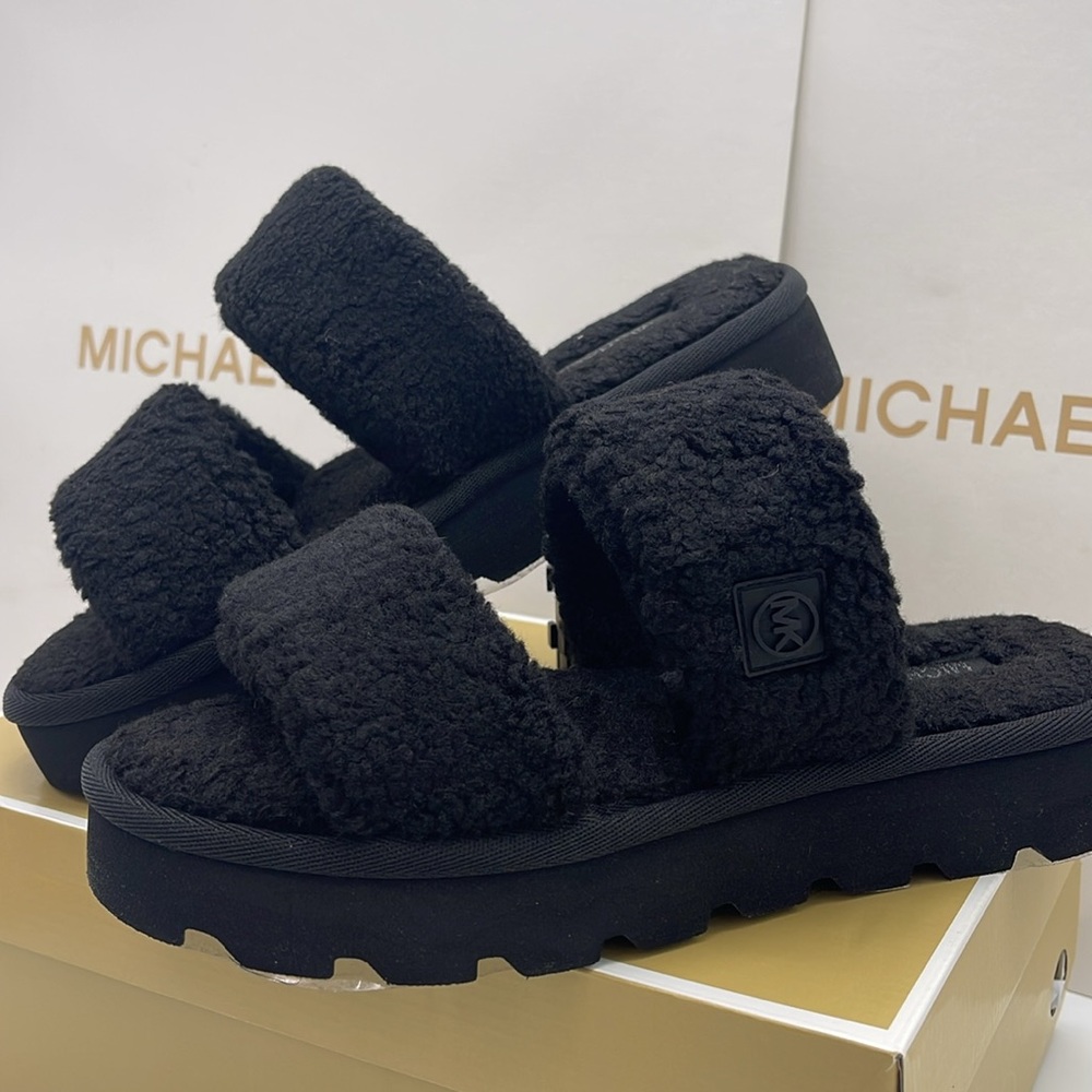 MICHAEL KORS Winnie Faux Curly Shearling Platform Slide Sandal
Black 
New - Picture 7 of 16